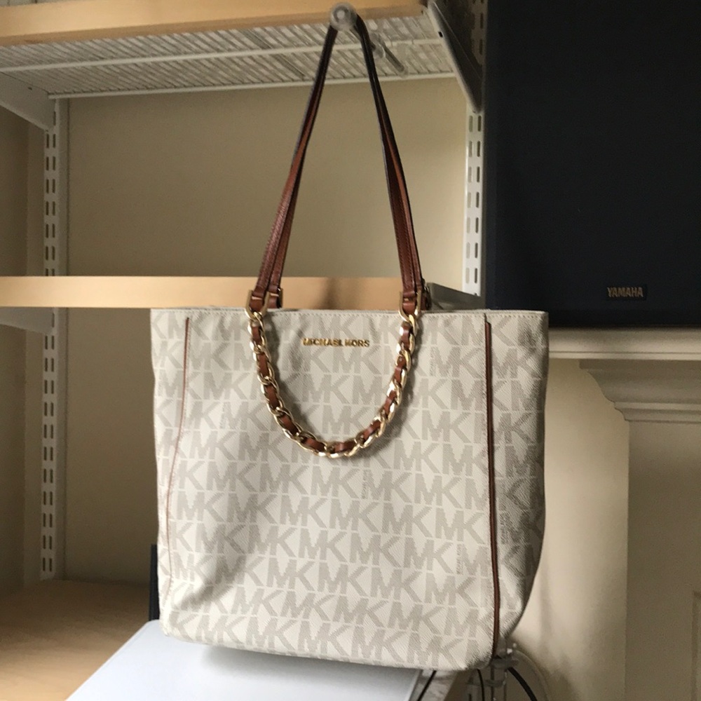 Michael Kors Vanilla Tote Purse EUC w/Drop Handles